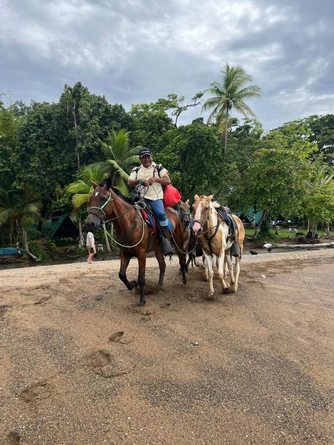 Хостел Corcovado Adventures Дрейк Екстер'єр фото